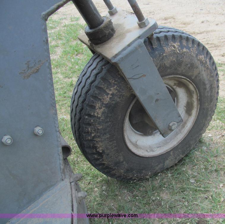 image for item I7021 1998 Heckendorn 9836HE Hydro lawn mower