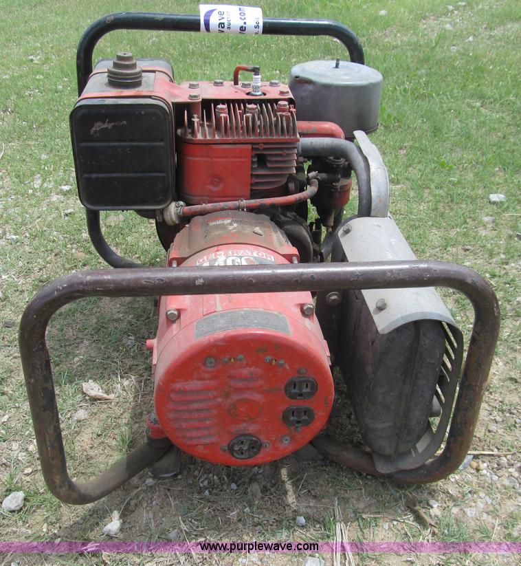 image for item I7022 Briggs & Stratton 4,400 watt generator