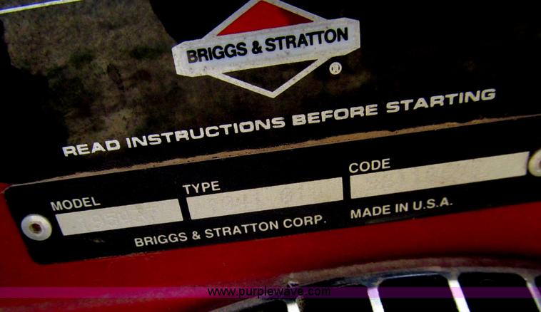 image for item I7024 Briggs & Stratton 195437 gas engine