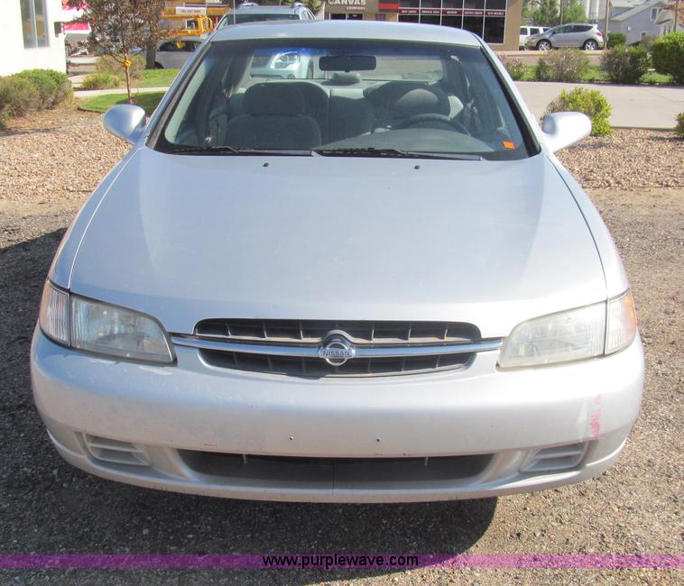 image for item I7028 1998 Nissan Altima GXE
