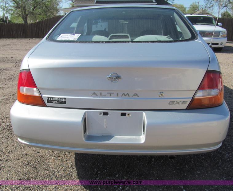 image for item I7028 1998 Nissan Altima GXE