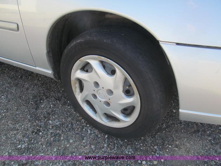 image for item I7028 1998 Nissan Altima GXE