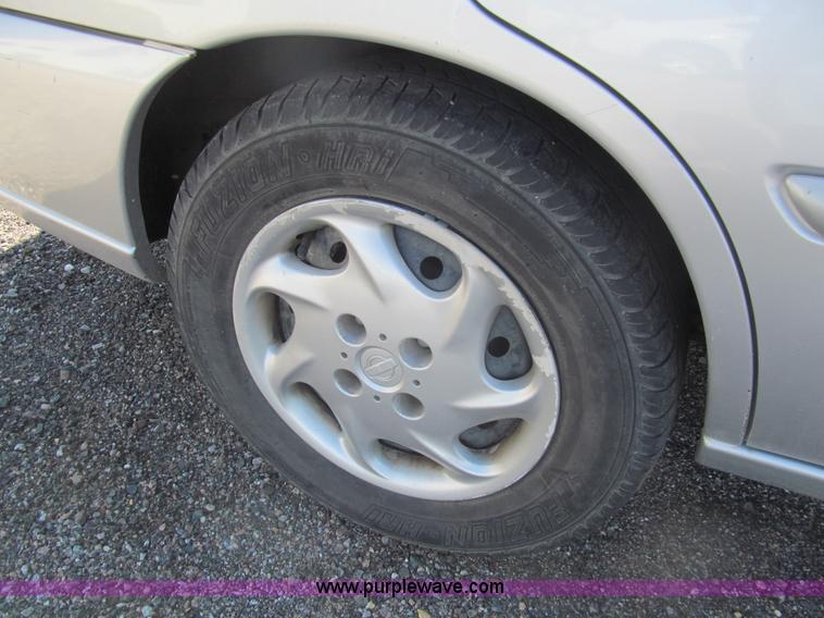 image for item I7028 1998 Nissan Altima GXE