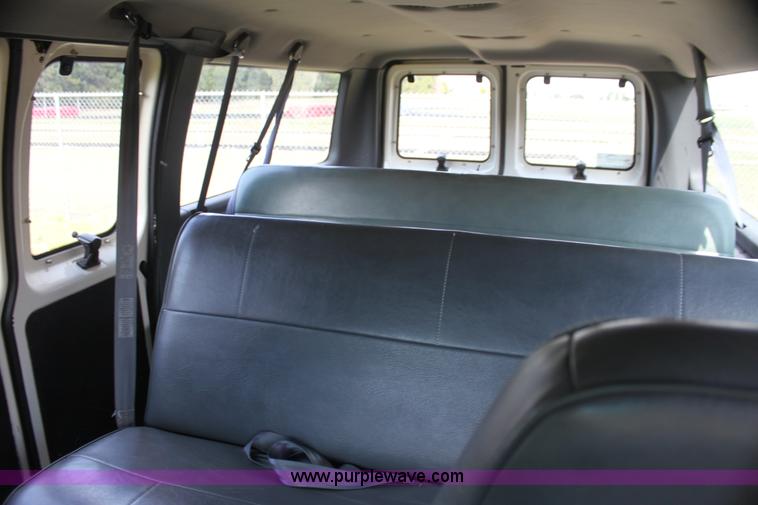 image for item I7414 1992 Ford Club Wagon E11 van