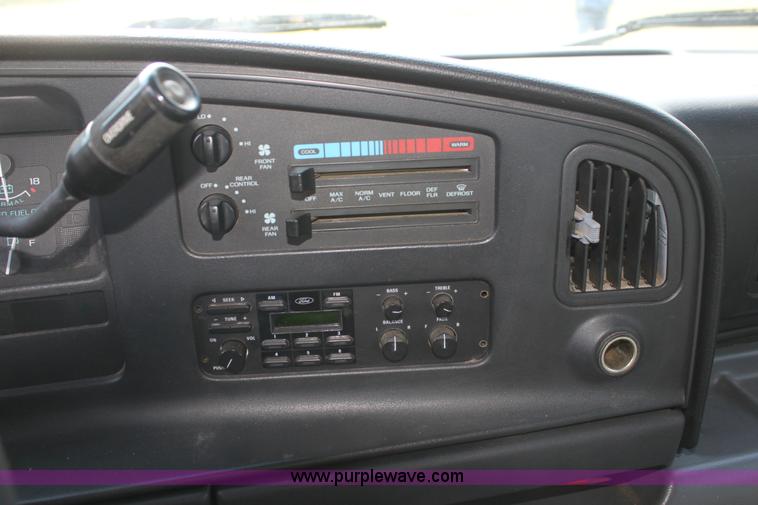 image for item I7414 1992 Ford Club Wagon E11 van