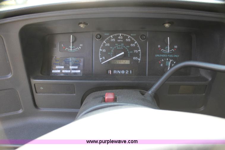 image for item I7414 1992 Ford Club Wagon E11 van