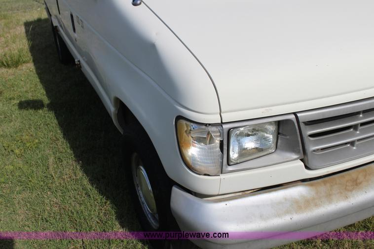 image for item I7414 1992 Ford Club Wagon E11 van