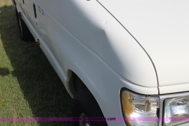 image for item I7414 1992 Ford Club Wagon E11 van