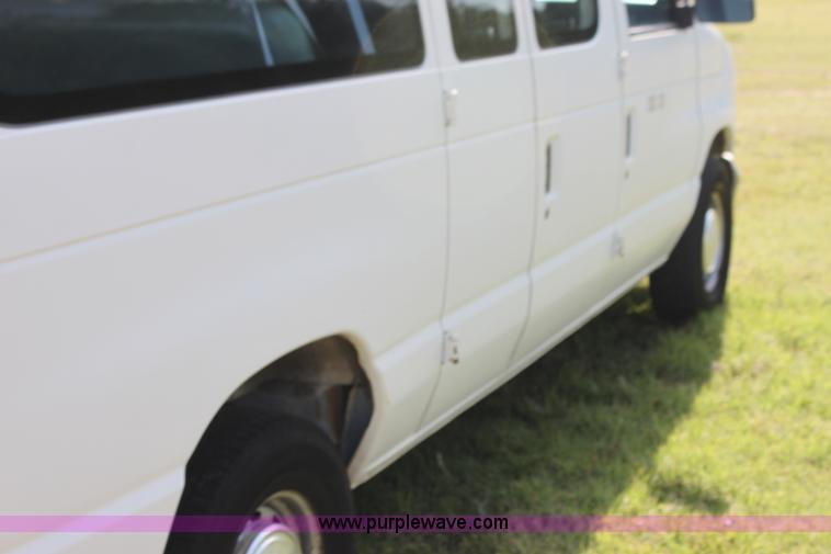 image for item I7414 1992 Ford Club Wagon E11 van