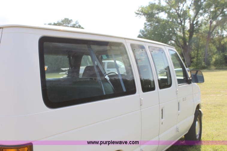 image for item I7414 1992 Ford Club Wagon E11 van