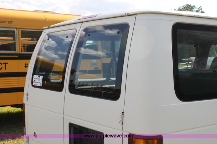 image for item I7414 1992 Ford Club Wagon E11 van