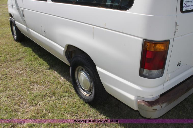 image for item I7414 1992 Ford Club Wagon E11 van