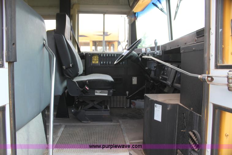 image for item I7415 1996 International 3800 school bus