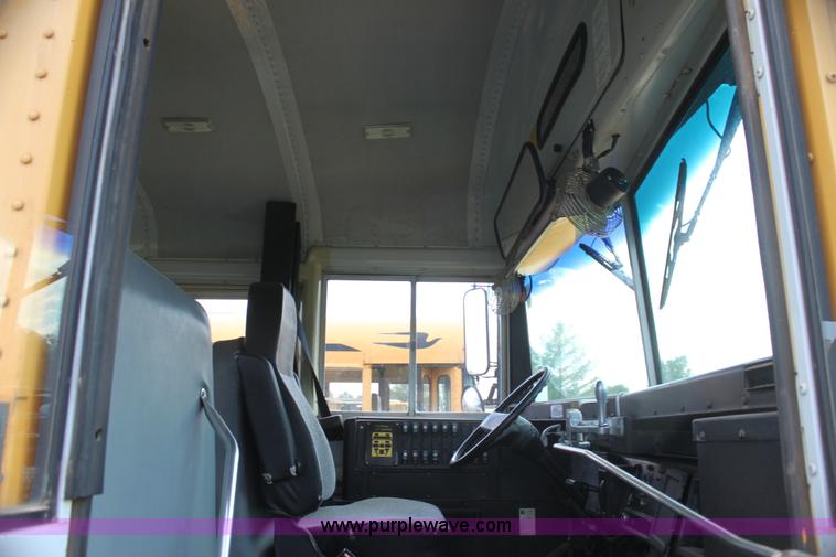 image for item I7415 1996 International 3800 school bus