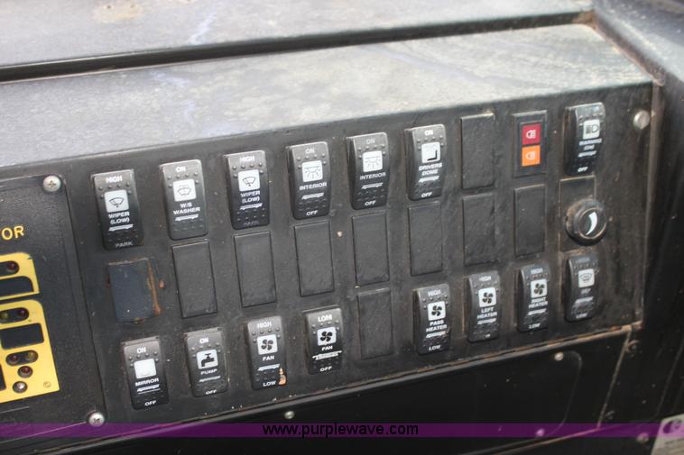 image for item I7415 1996 International 3800 school bus