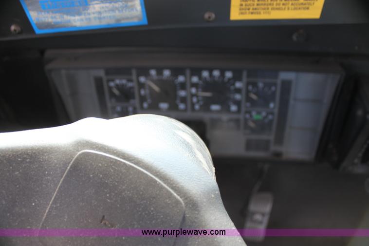 image for item I7415 1996 International 3800 school bus