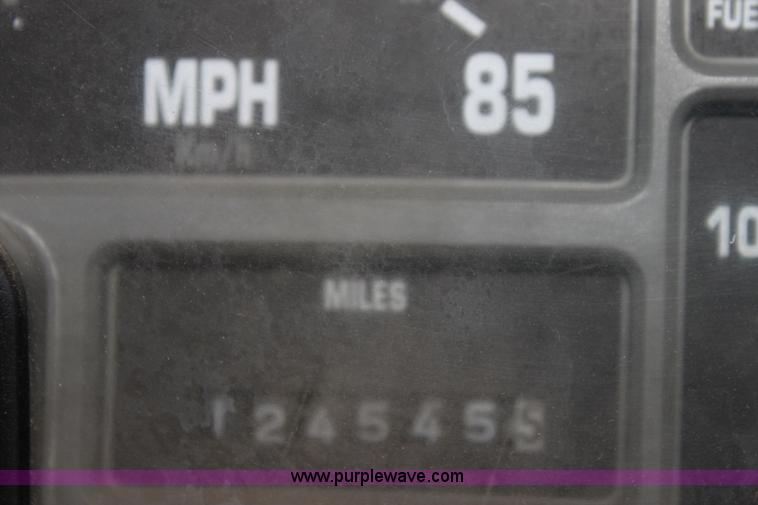 image for item I7415 1996 International 3800 school bus