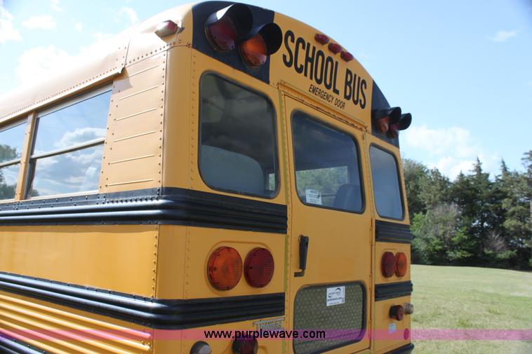image for item I7415 1996 International 3800 school bus
