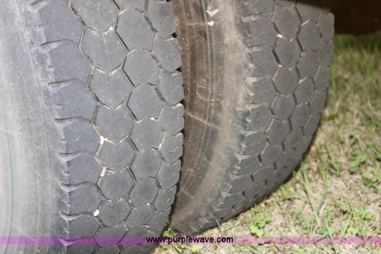 image for item I7415 1996 International 3800 school bus