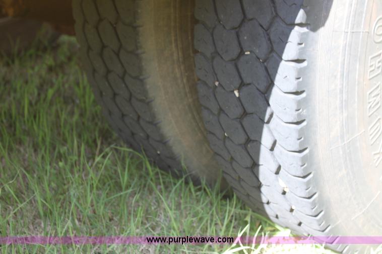 image for item I7415 1996 International 3800 school bus