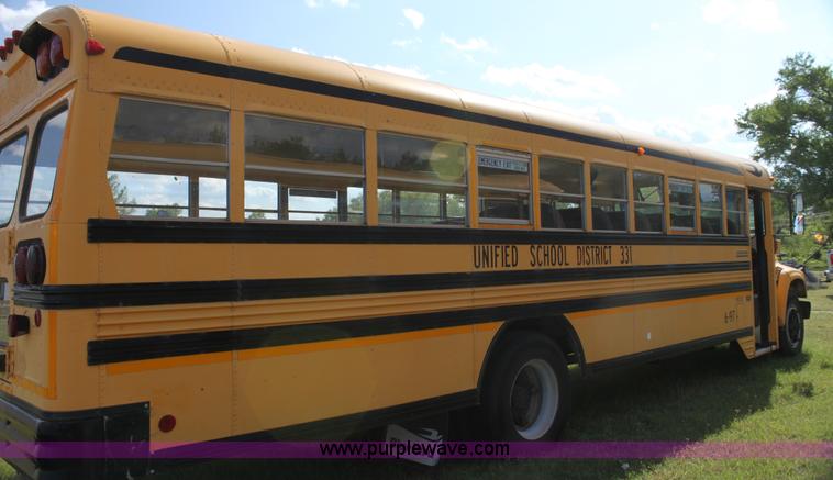 image for item I7416 1997 Ford B800 school bus
