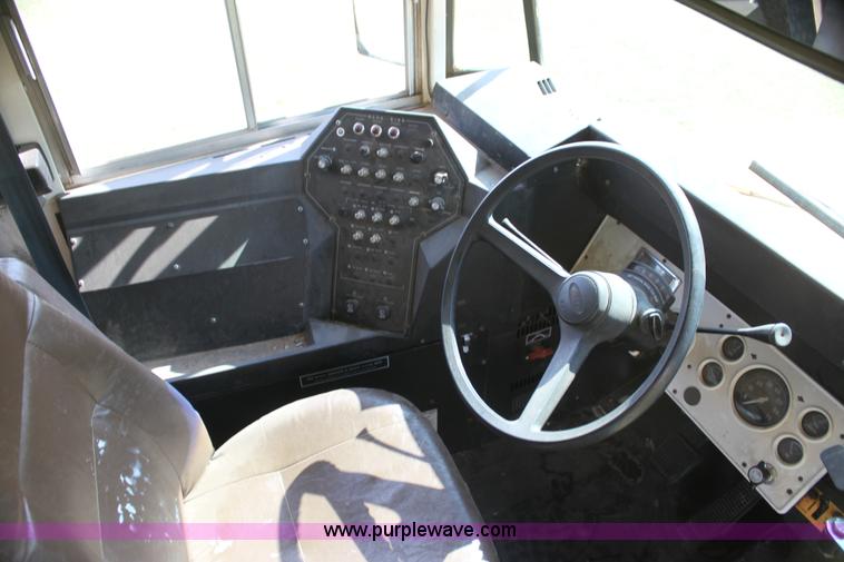image for item I7416 1997 Ford B800 school bus