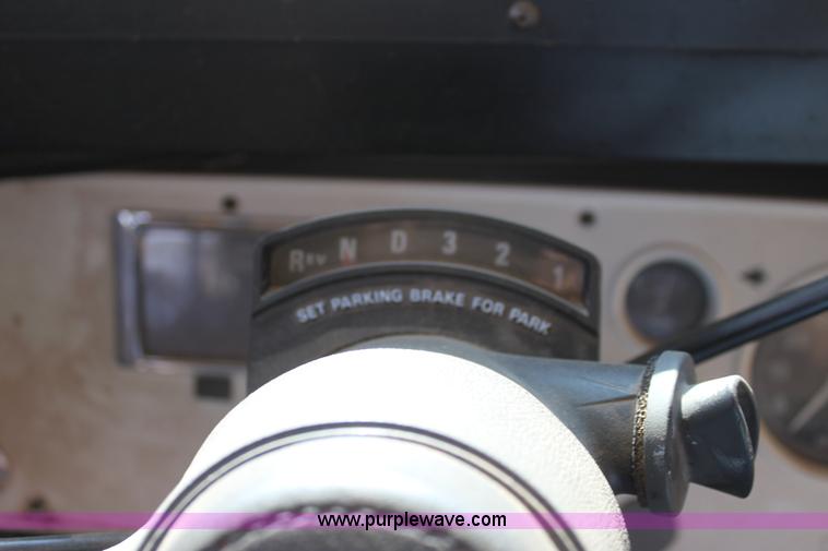 image for item I7416 1997 Ford B800 school bus