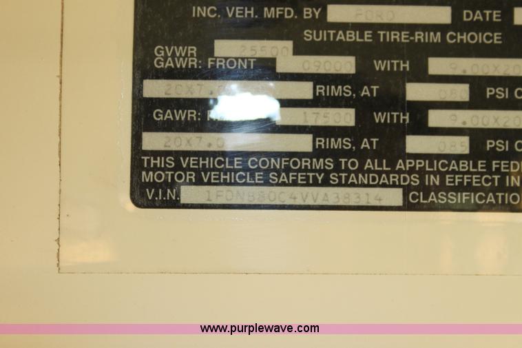 image for item I7416 1997 Ford B800 school bus