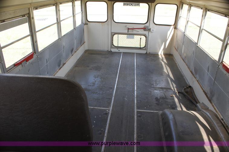 image for item I7416 1997 Ford B800 school bus
