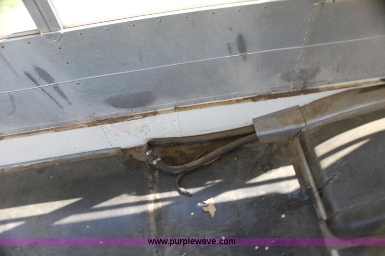 image for item I7416 1997 Ford B800 school bus