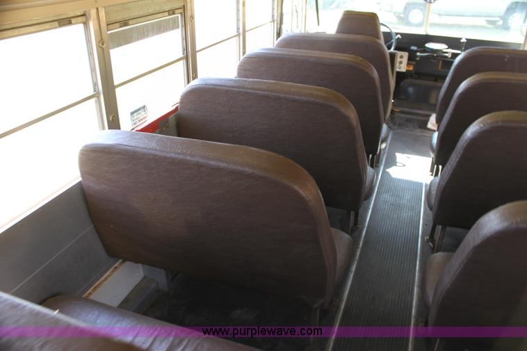 image for item I7416 1997 Ford B800 school bus