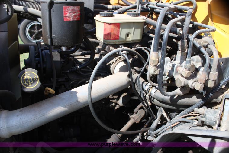 image for item I7416 1997 Ford B800 school bus