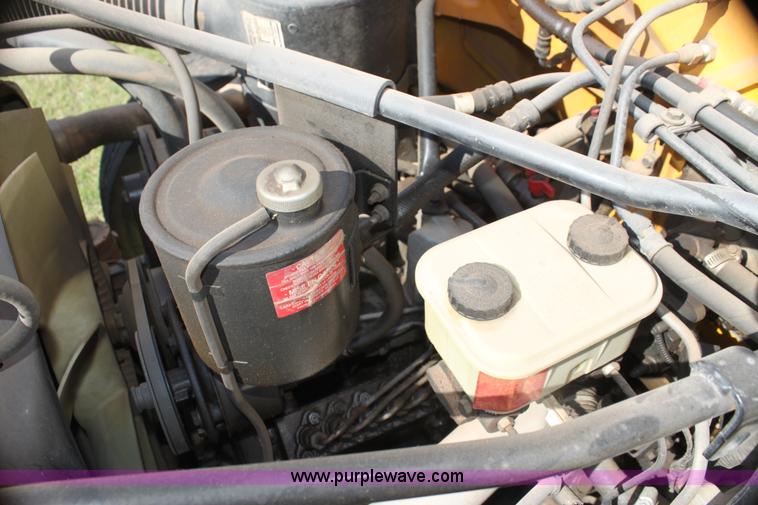 image for item I7416 1997 Ford B800 school bus