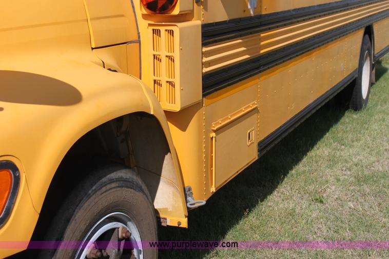 image for item I7416 1997 Ford B800 school bus