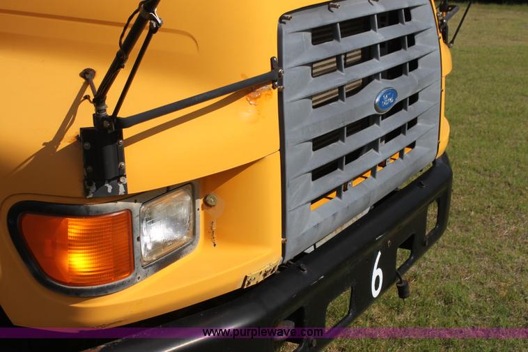 image for item I7416 1997 Ford B800 school bus