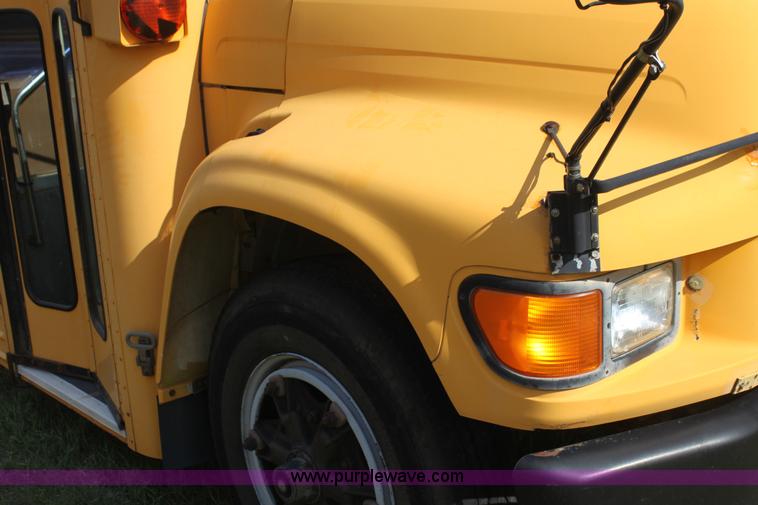 image for item I7416 1997 Ford B800 school bus
