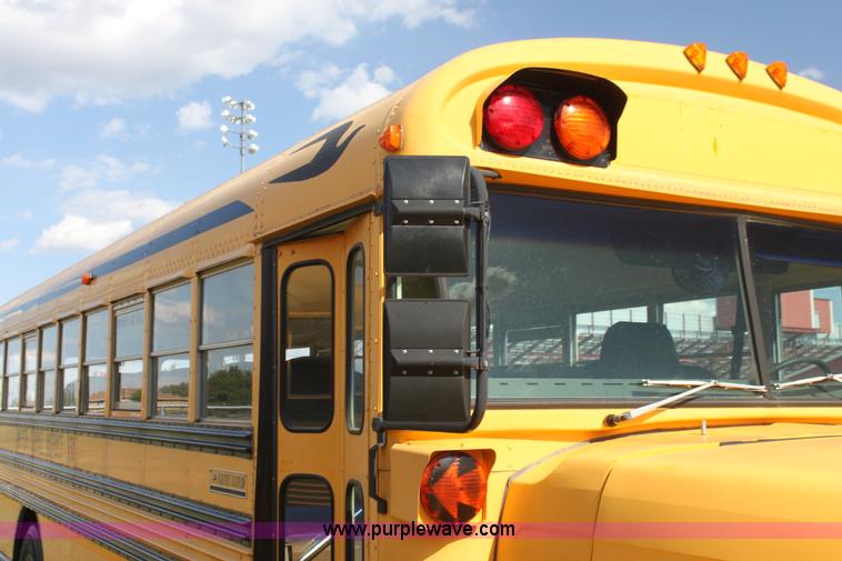 image for item I7416 1997 Ford B800 school bus