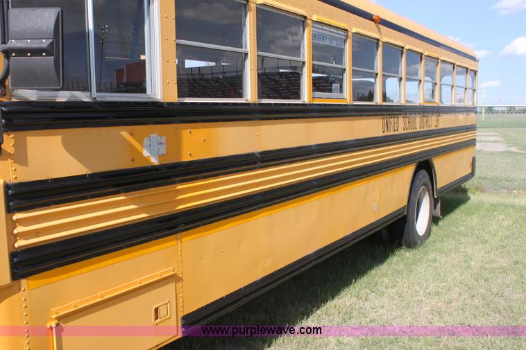 image for item I7416 1997 Ford B800 school bus