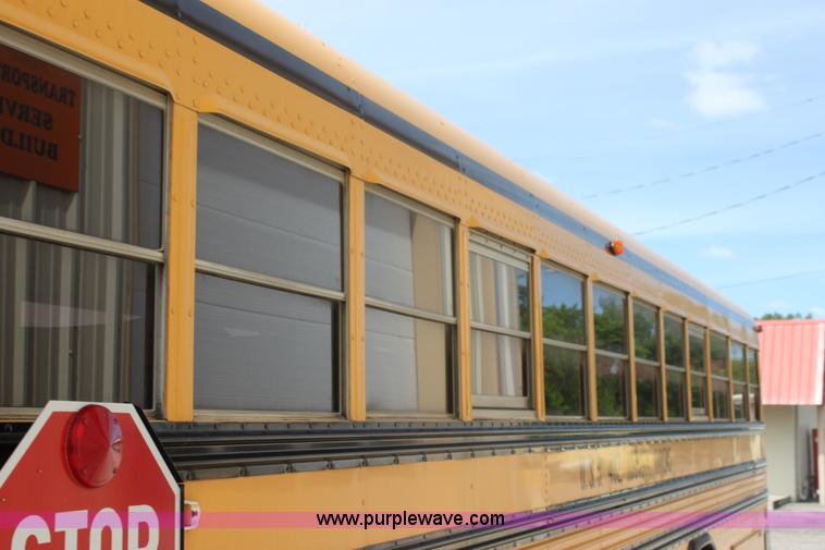 image for item I7432 1993 Blue Bird TC2000 school bus