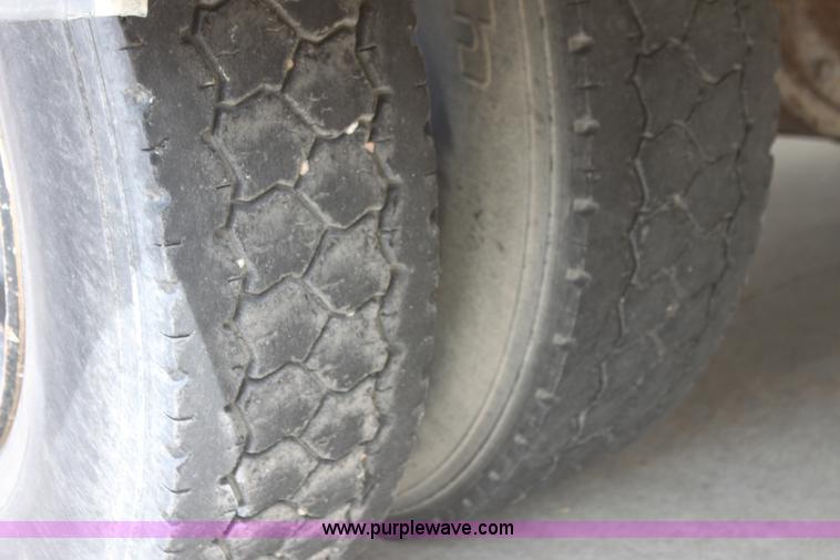 image for item I7432 1993 Blue Bird TC2000 school bus