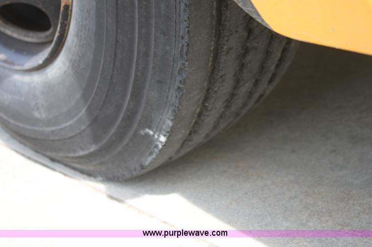 image for item I7432 1993 Blue Bird TC2000 school bus