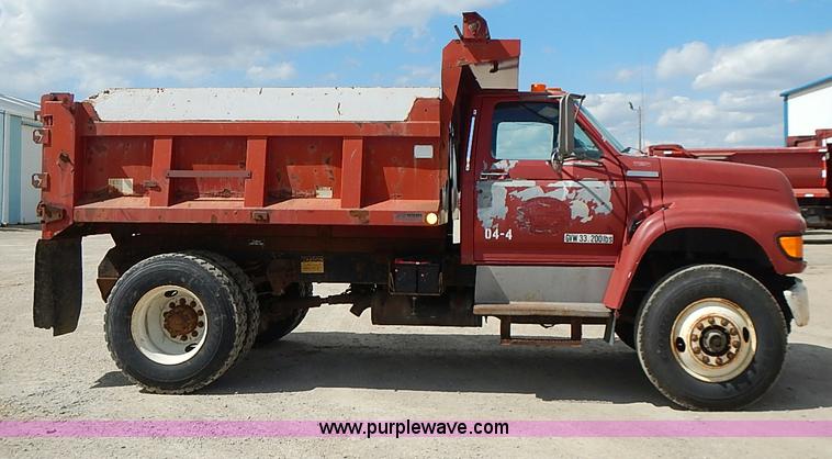 image for item J3194 1995 Ford F800 dump truck
