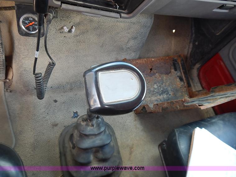 image for item J3194 1995 Ford F800 dump truck