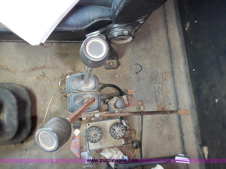 image for item J3194 1995 Ford F800 dump truck