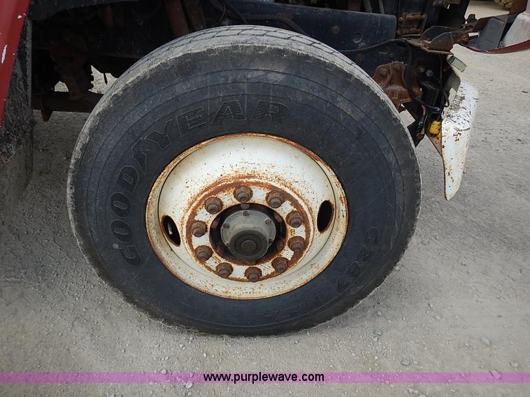 image for item J3194 1995 Ford F800 dump truck