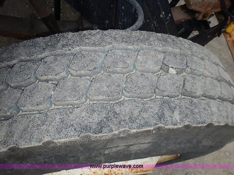 image for item J3194 1995 Ford F800 dump truck