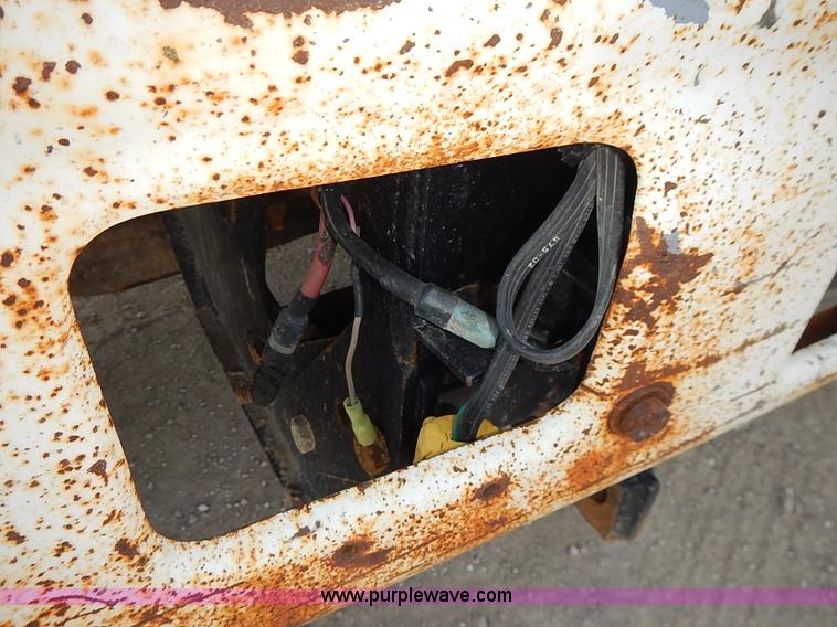 image for item J3194 1995 Ford F800 dump truck