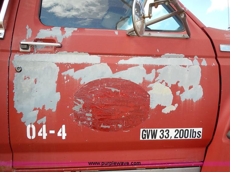 image for item J3194 1995 Ford F800 dump truck