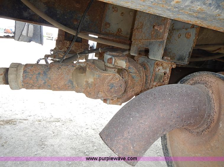 image for item J3194 1995 Ford F800 dump truck