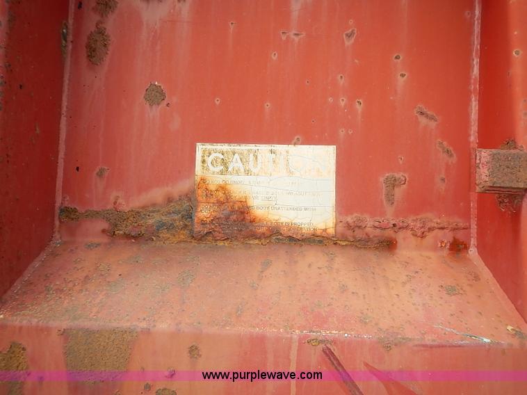 image for item J3194 1995 Ford F800 dump truck